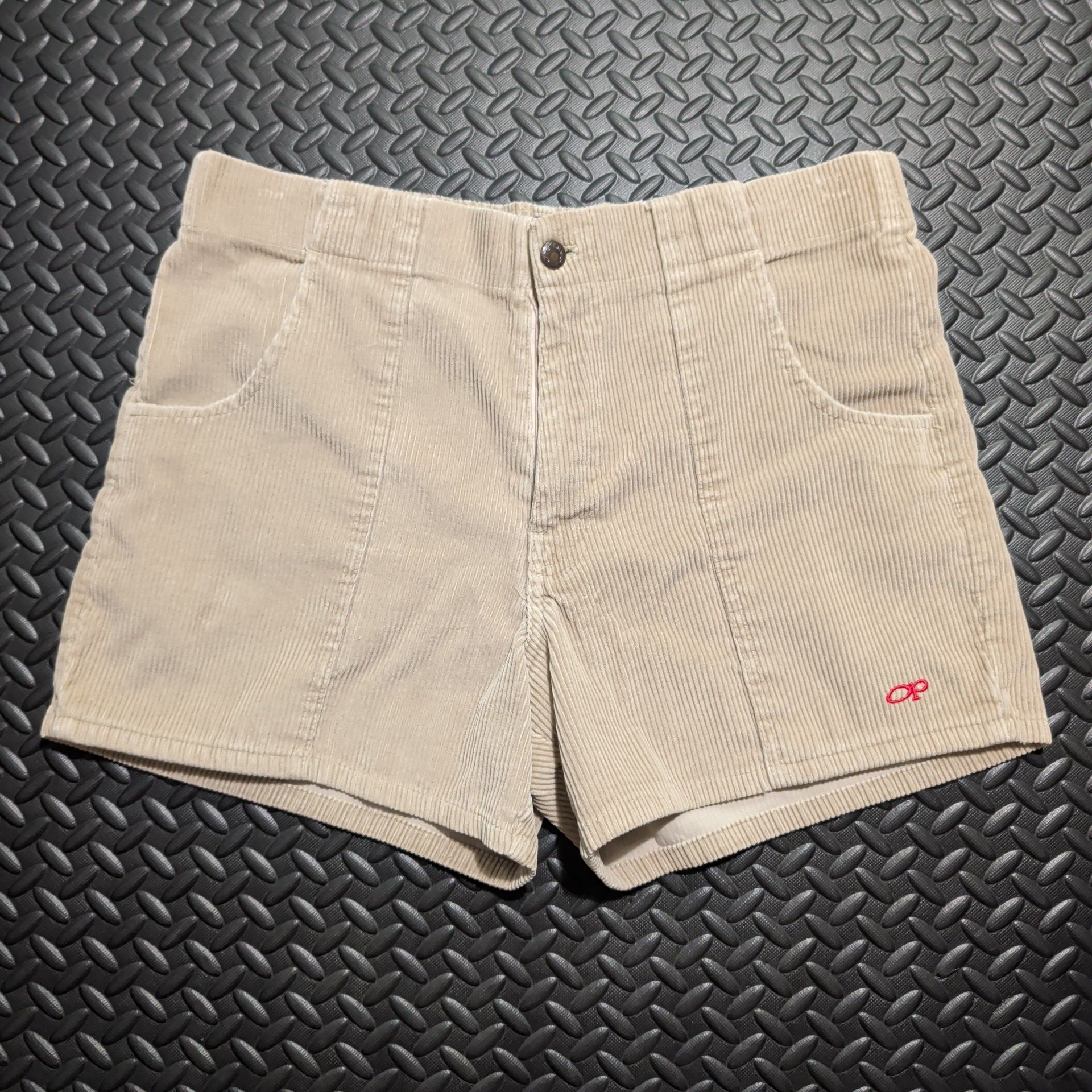 Vintage Ocean Pacific corduroy shorts Size 35