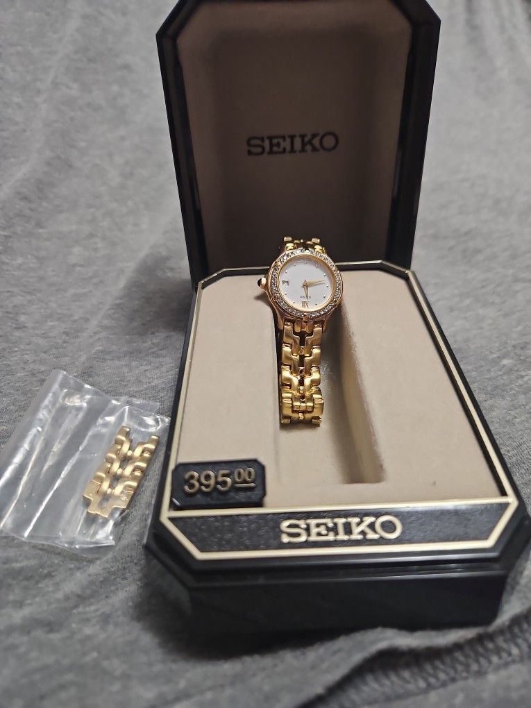 Seiko Diamond Ladies Watch Vintage Gold Tone Bracelet White Dial