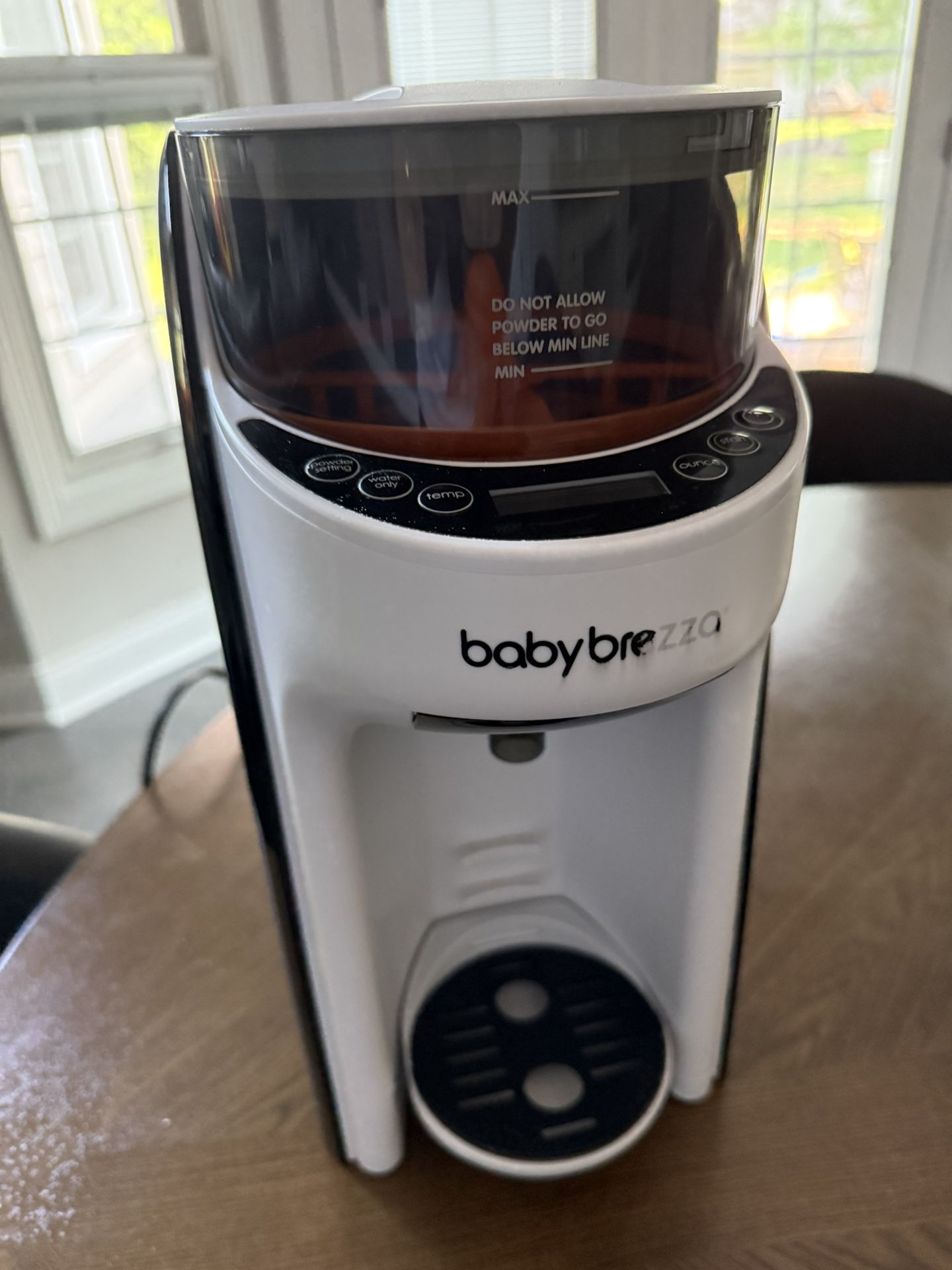 Babybrezza - Baby Formula Dispenser
