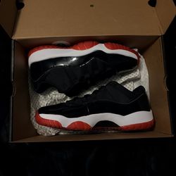 Jordan 11 “DS bred low sz 9.5 men