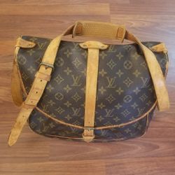 Louis Vuitton Monogram Saumur 30  Shoulder Handbag