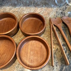 4 Wooden Salad Bowls 