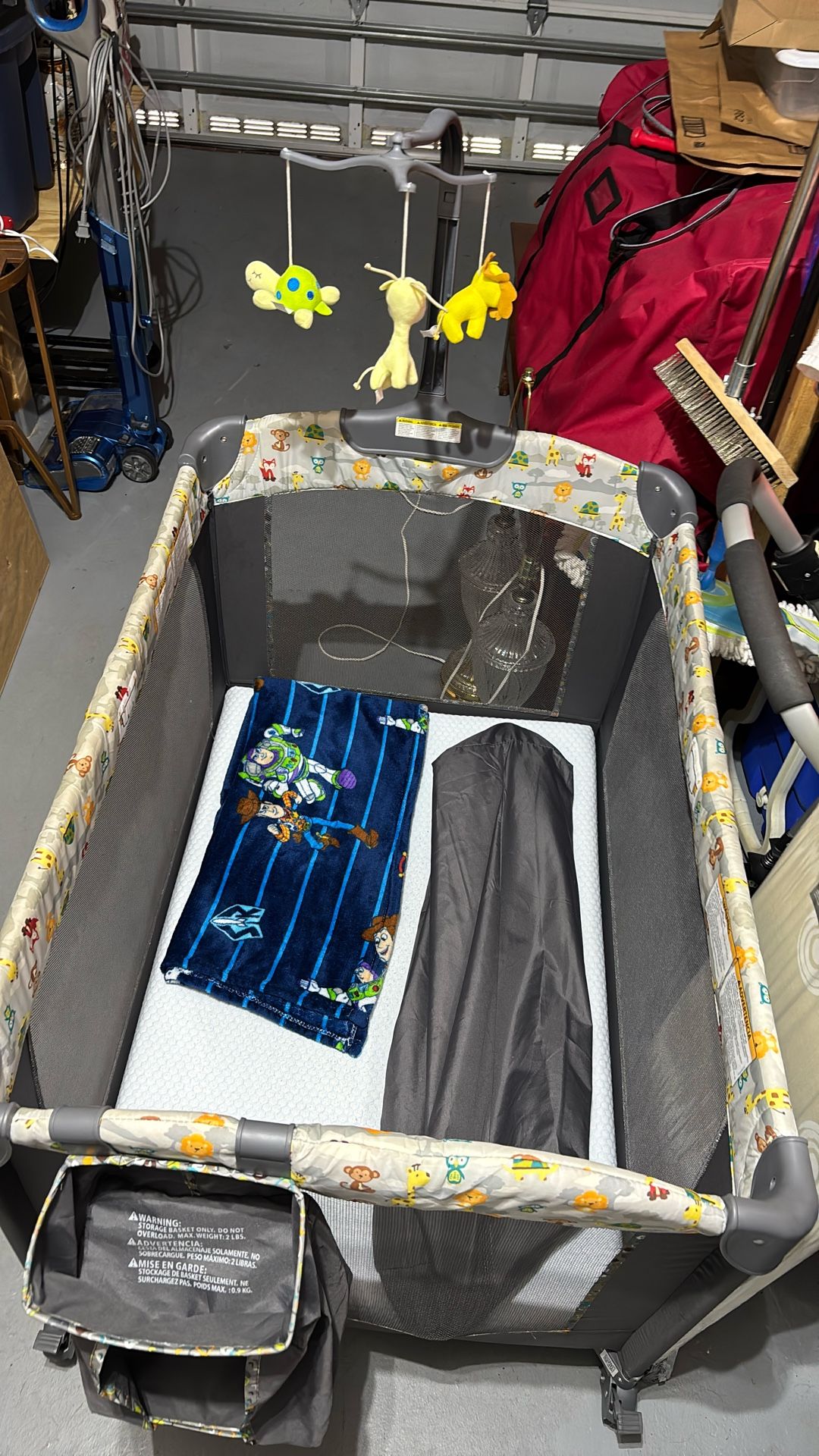 Pack And Play With Mattress, Carousel, travel bag for boys or girls