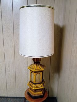 Mid Century Vintage Asian Pagoda Style Ceramic Table Lamp with Cane Nightlight Flame Bulb🔥