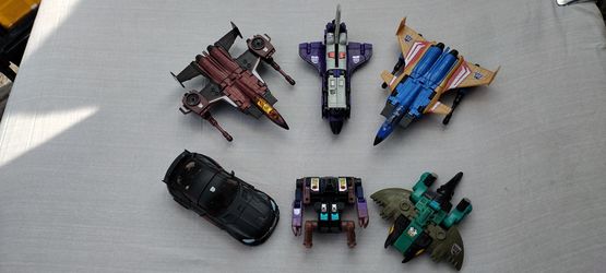 TRANSFORMERS ACTION FIGURES COLLECTION 
