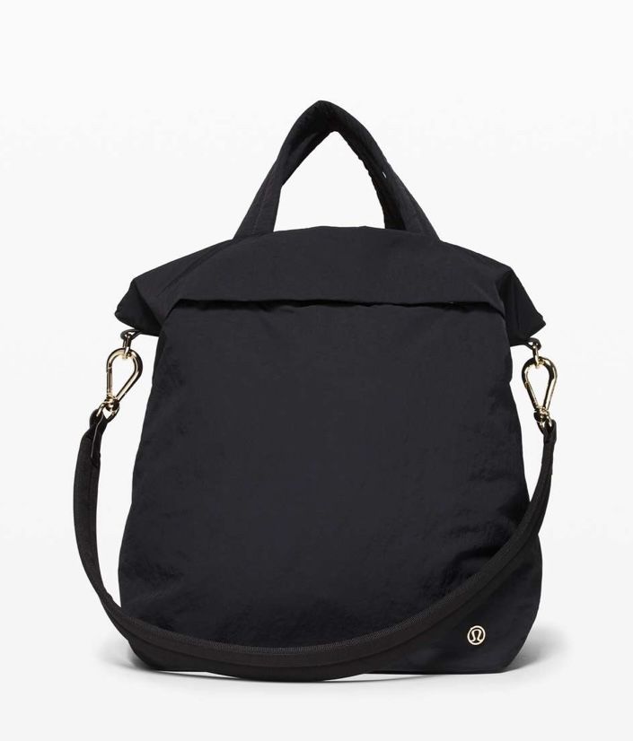 Lululemon On My Level Bag *19L Black / Shiny Gold Tote Bag.nwot