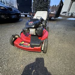 Toro recycling 22 inch self propelled lawnmower just serviced