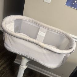 Halo Swivel Bassinet
