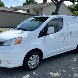 2014 NISSAN NV200 SV w/NAV AND CAMERA , 85K Miles , Clean Title , 1 Owner