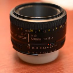 NIKON AF NIKKOR 50mm 1:1.8D