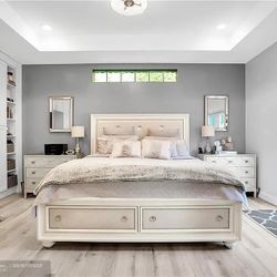 King Platform Tuft Bed With Storage  