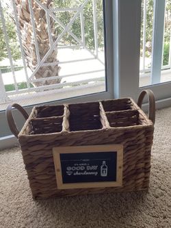 Picnic wine basket