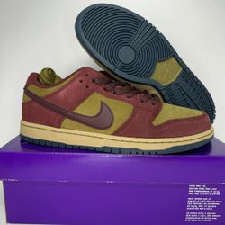 Nike SB Dunk Men Size 11 New 