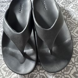 SKIMS Molded Flip Flops – Onyx, Size 37 (Worn Once)