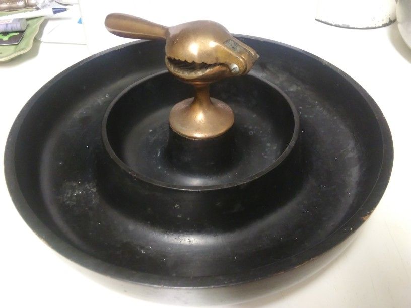 Vintage Wooden Nut Bowl Built-in Copper Lever Action Double Bowl Nutcracker