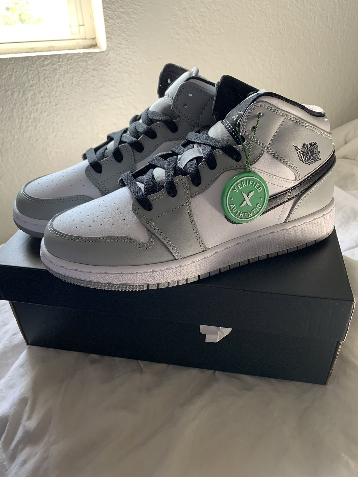 Air Jordan 1 mid 5.5y