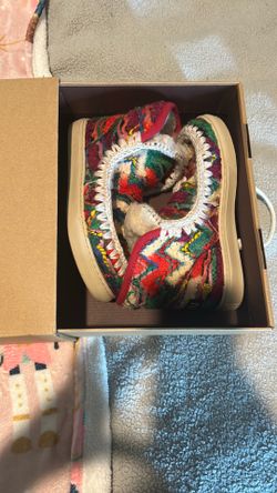 Mou shoes