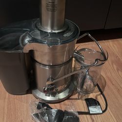 High-Performance Breville Juicer - Ready for Fresh Juice!