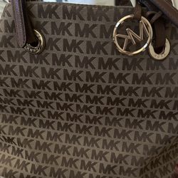 Michael Kors Large Signature Fabric Tote
