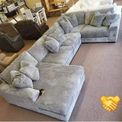 ASHLEY FOG PLUSH SECTIONAL SOFA COUCH FİNANCE AND DELİVERY AVAİLABLE 