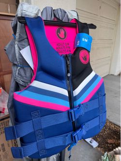 1 New Body Glove  Dual-Size Evoprene PFD Life Jacket and Vest, Female, S/M, Pink