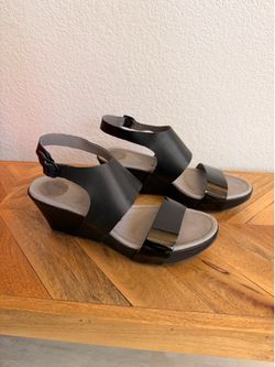 Tsubo Olesia Black Leather Wedge Sandals Women’s Size 8.5 S/N 1007355 Like New West Las Vegas See My Listings Summerlin