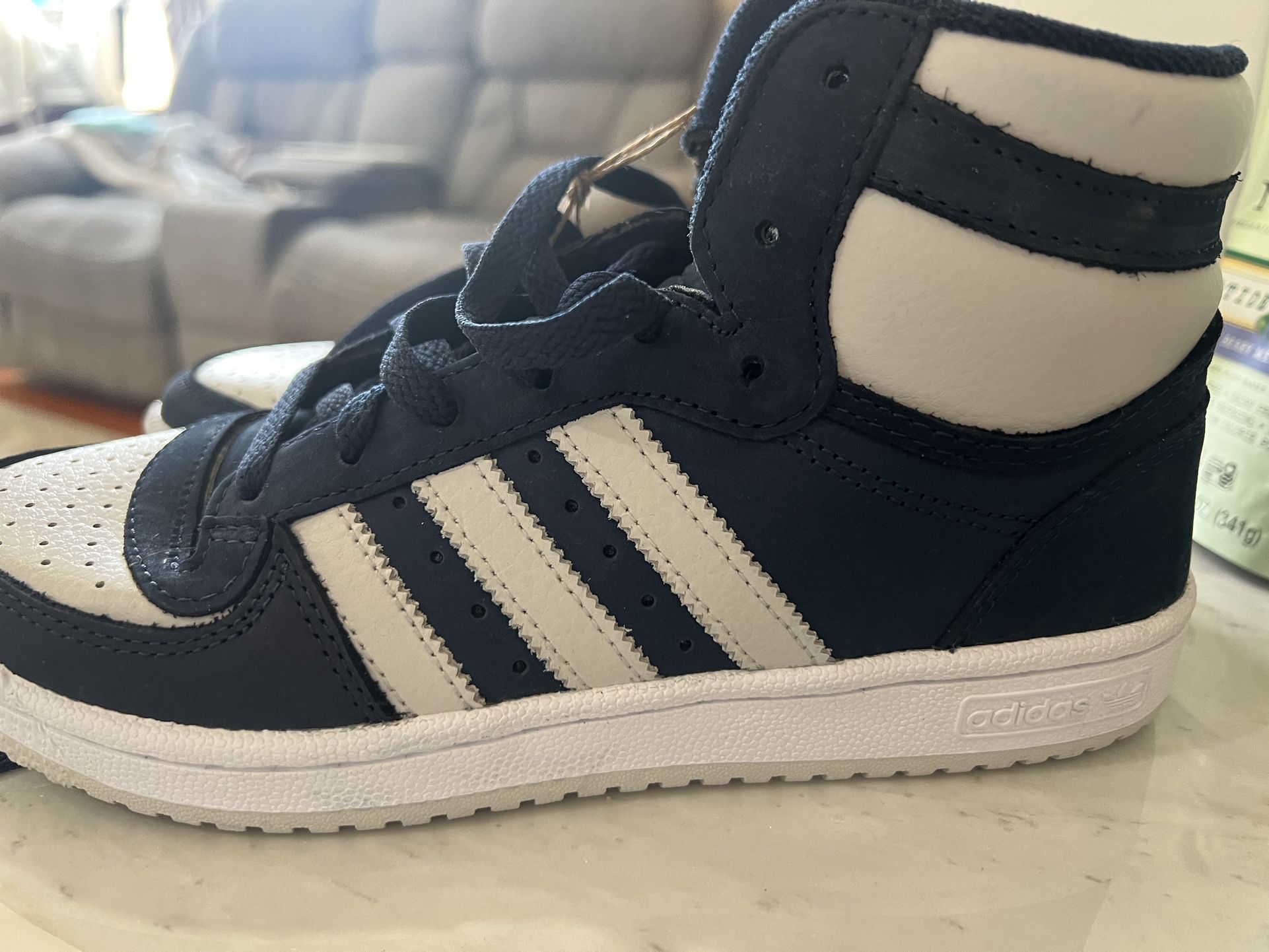 Adidas Size 7 New Never Used 