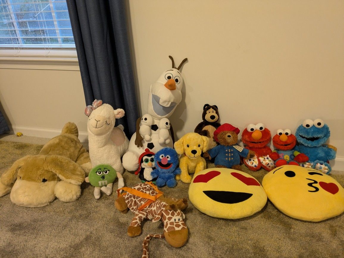 Set Of 15 assorted soft toys Including Paddington, Elmo, Cookie Monster And Olaf