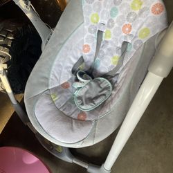 Ingenuity ConvertMe 2-in-1 Compact Portable Baby Swing 2 Infant Seat 