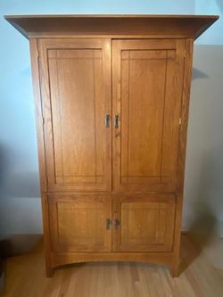 Solid Oak Mission/Arts & Crafts Style Media Cabinet