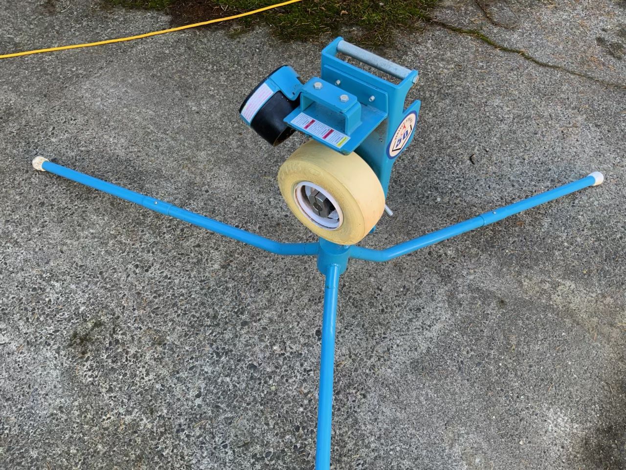 Jugs 8500 Pitching Machine