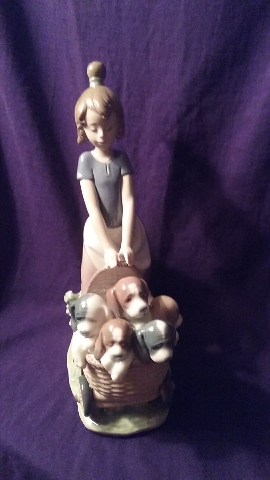 LLADRO #5364 LITTER OF FUN PORCELAIN FIGURINE