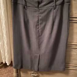 Size 10 skirt in grey color