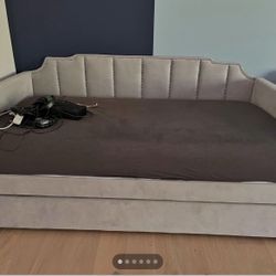 Twin Trundle Day bed 