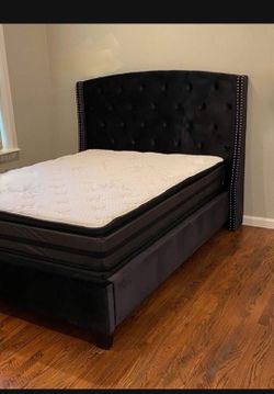Queen size bed