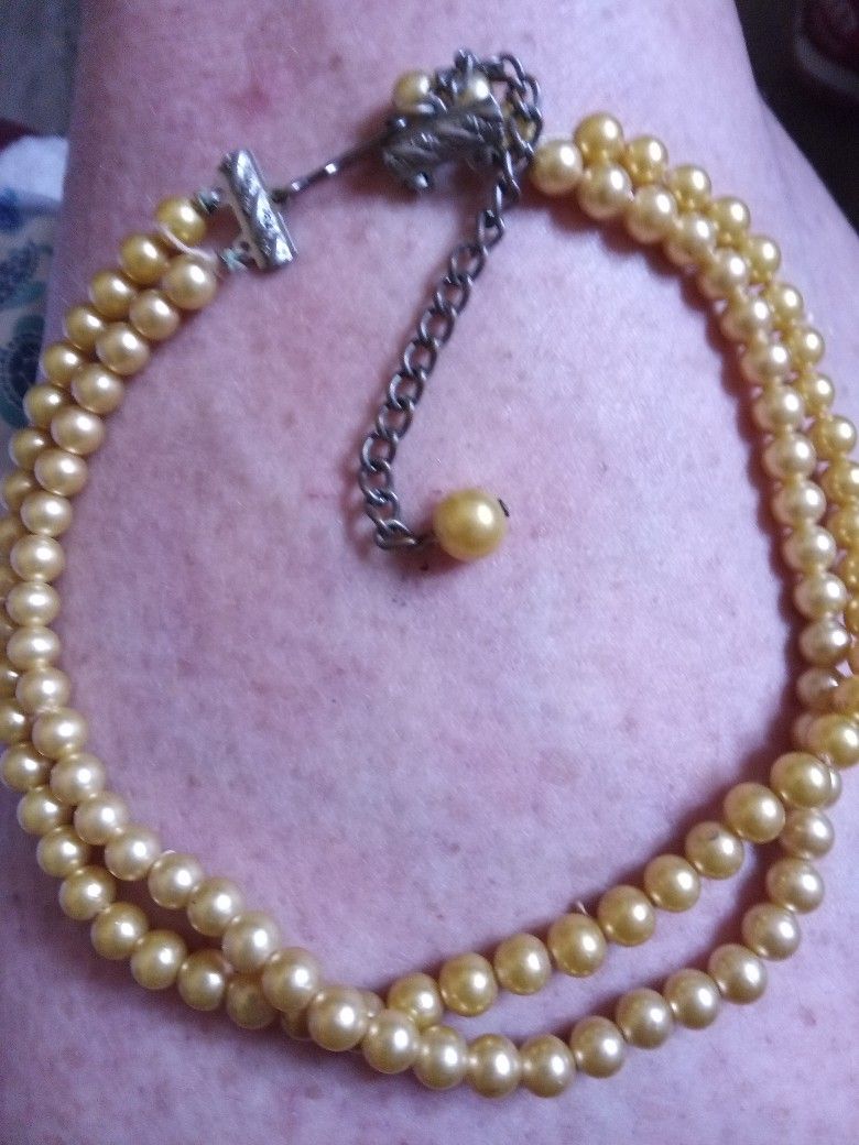 Antique Pearl Necklace (Not Real)