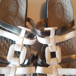 Clarks size 7M