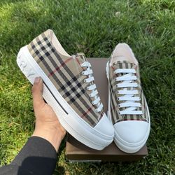 Burberry Shoes New 