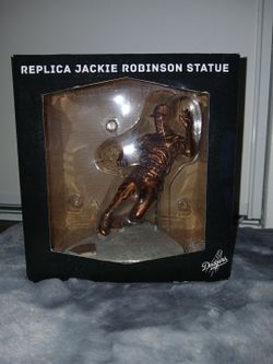 LA Dodgers Replica Jackie Robinson Statue