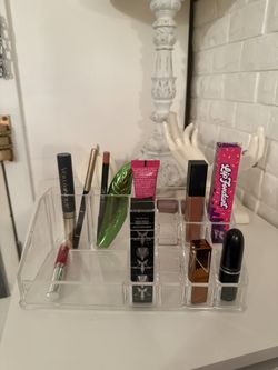 Cosmetic organizer 