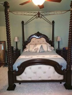 *✨️Beautiful Queen Bedroom Set✨️