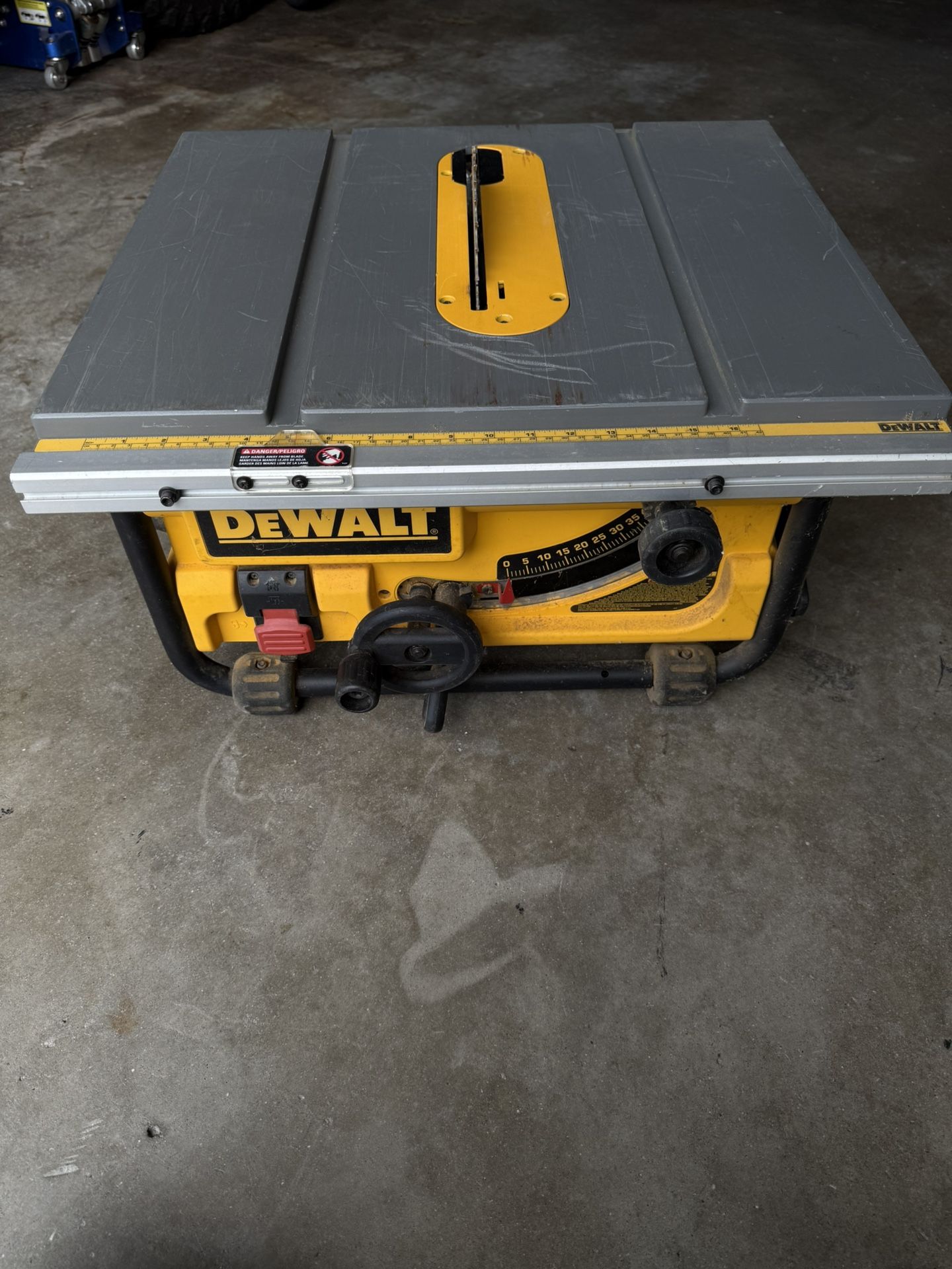 Table Saw Dewalt 10”