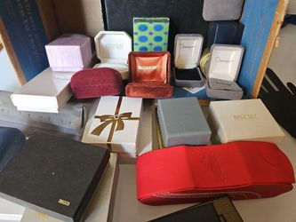 empty jewelry boxes, gift boxes