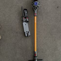 Dyson Vacuum V6