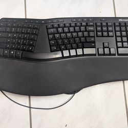 Microsoft Wired Ergonomic Keyboard, Black