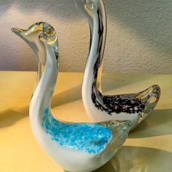 Vintage Murano-style art glass swan figurines. 
