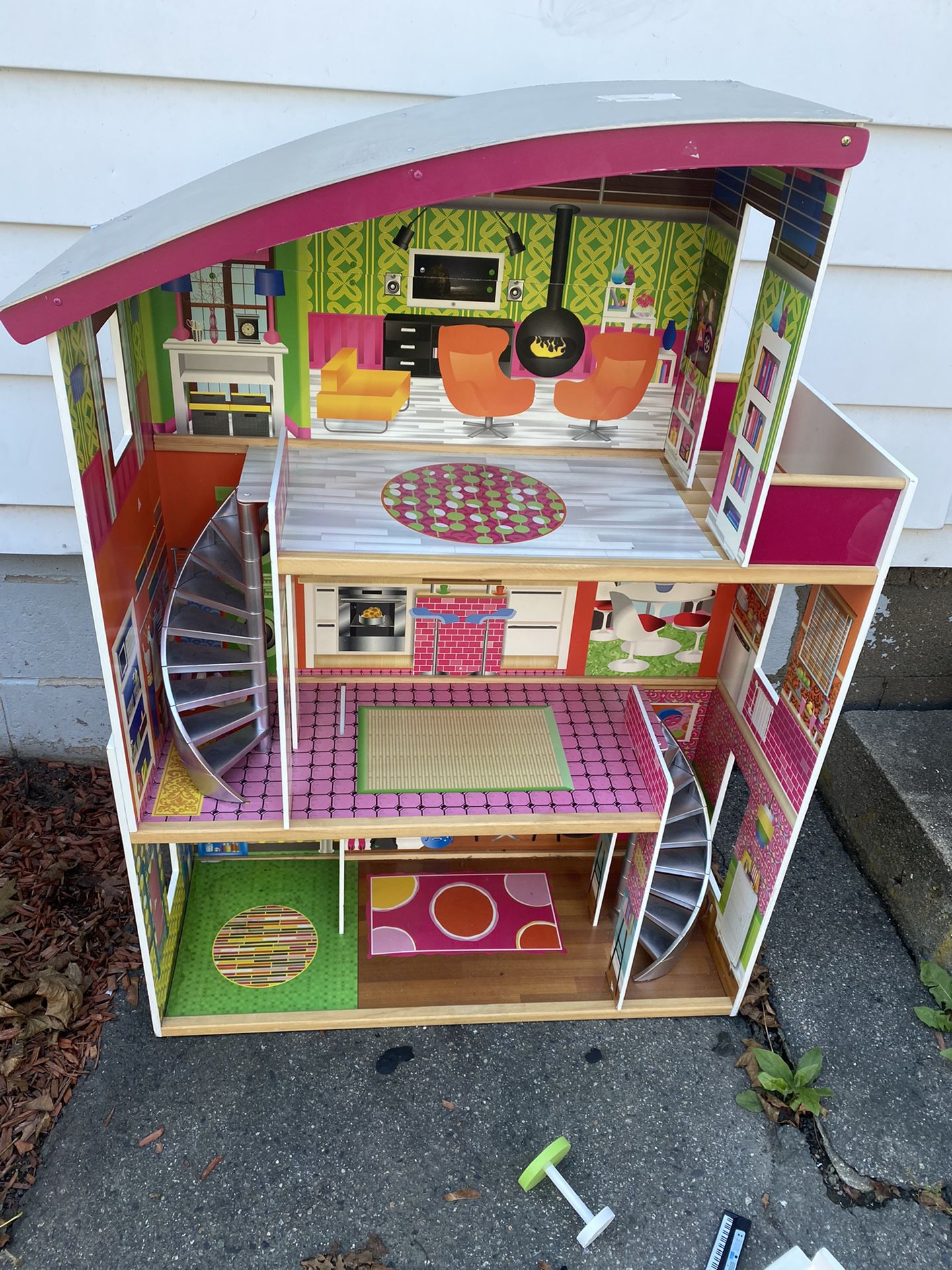 Big Doll House With Accessories 