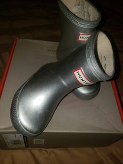 HUNTER rain boots, Size 4