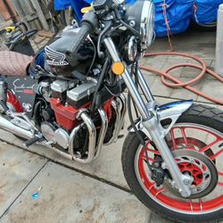 Look l Have 2 Bikes for Sale The Black & Red It's 1984  Honda Çb 650  Nighthawk L Modified it's Running Strong And  The Blue & Silver it's 1980 HONDA 