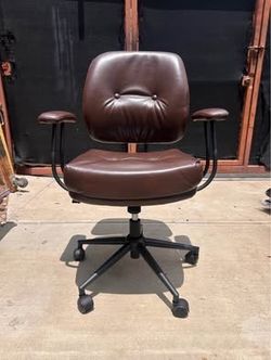 Like New Skro PU Fabric Swivel Ergonomic Office Chair in Dark Brown with Recliner and Lumbar Support